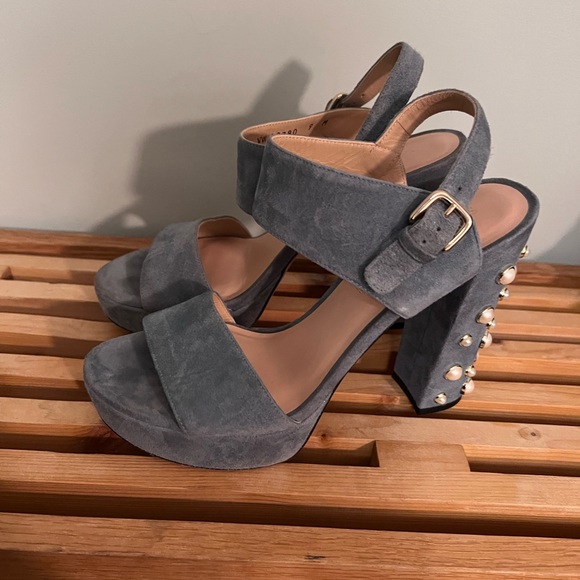 Rare Stuart Weitzman light blue pearl heels - Picture 3 of 6